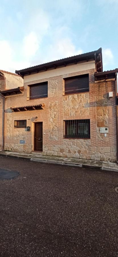 Higuera de las DueñasLa Higuera De Gredos别墅 外观 照片